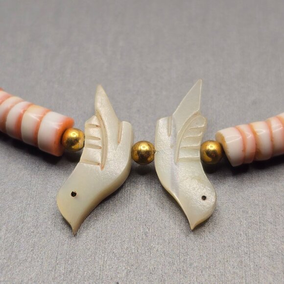 VTG Heishi Spiny Oyster MOP Fetish Bird Choker Necklace 12" - Picture 3 of 10